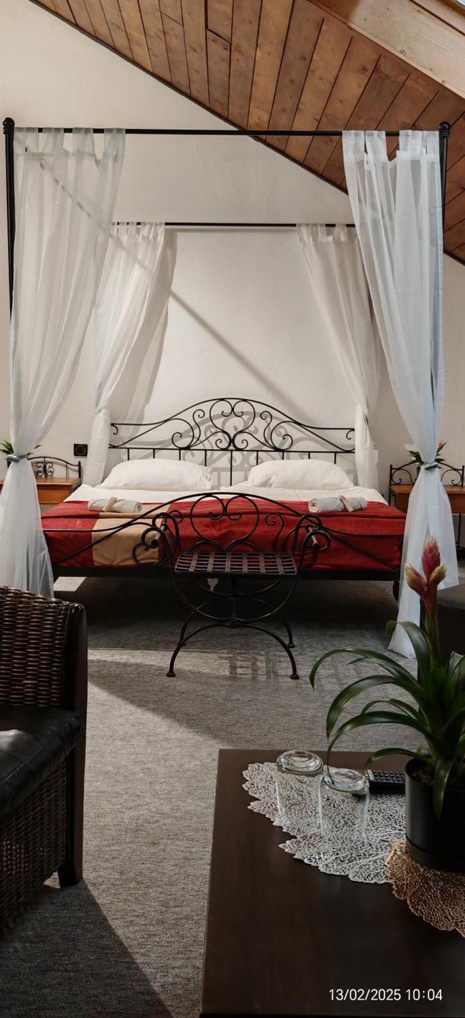 Hotel Plzensky Dvur ฟรีเดก-มีสเตก ภายนอก รูปภาพ