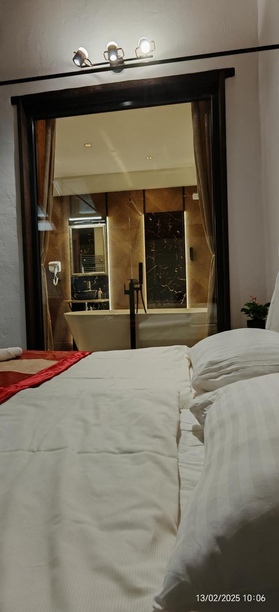 Hotel Plzensky Dvur ฟรีเดก-มีสเตก ภายนอก รูปภาพ