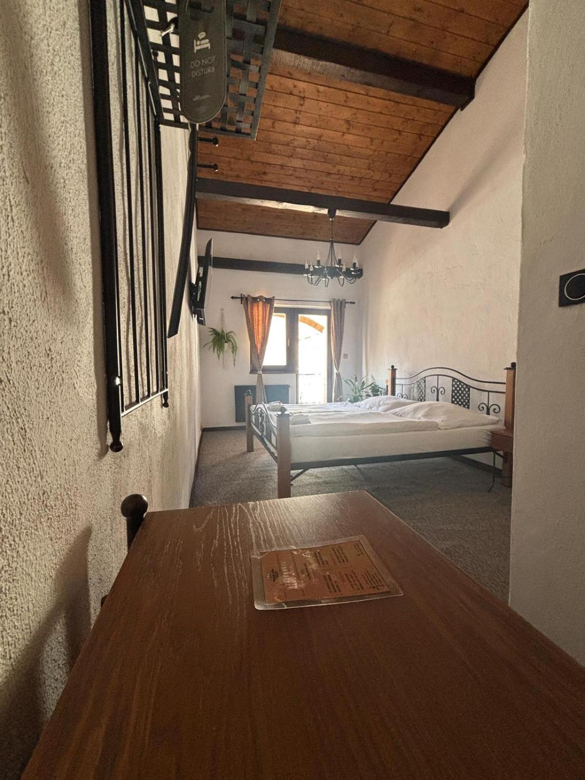 Hotel Plzensky Dvur ฟรีเดก-มีสเตก ภายนอก รูปภาพ