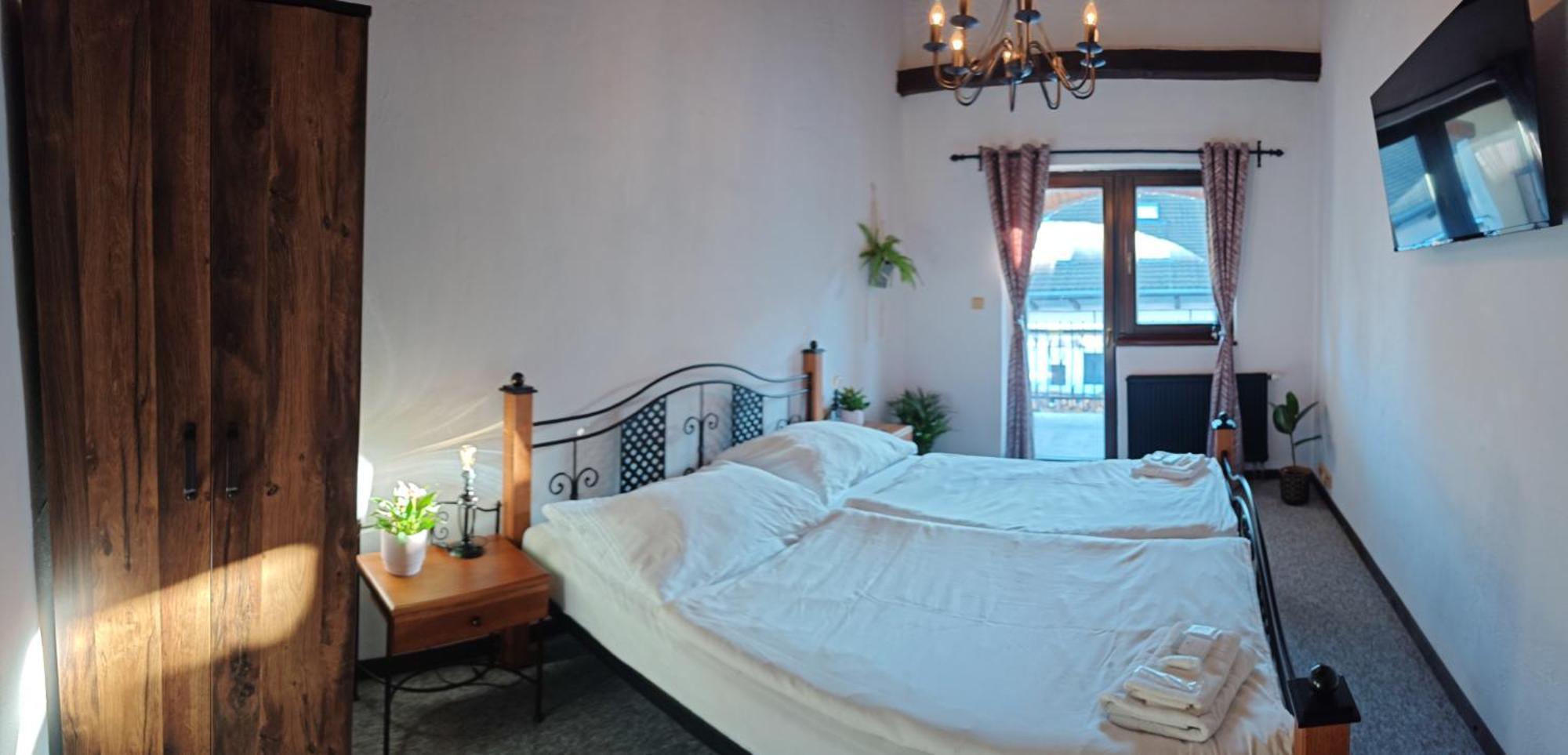 Hotel Plzensky Dvur ฟรีเดก-มีสเตก ภายนอก รูปภาพ